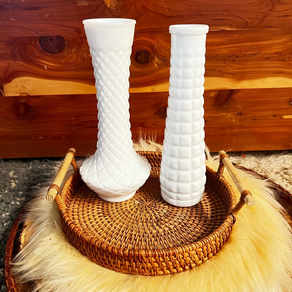 Elegant White milk glass Vases - Set of 2
